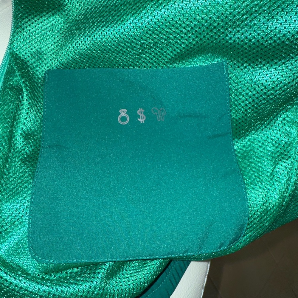 Jacket , invisible side zip pocket,Two zip hand pockets  interior patch pockets - Picture 6 of 8